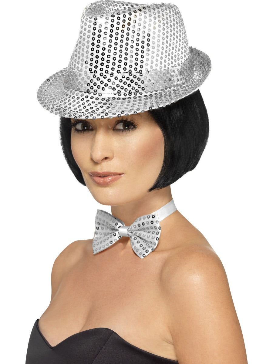 Popparin hattu, hopea