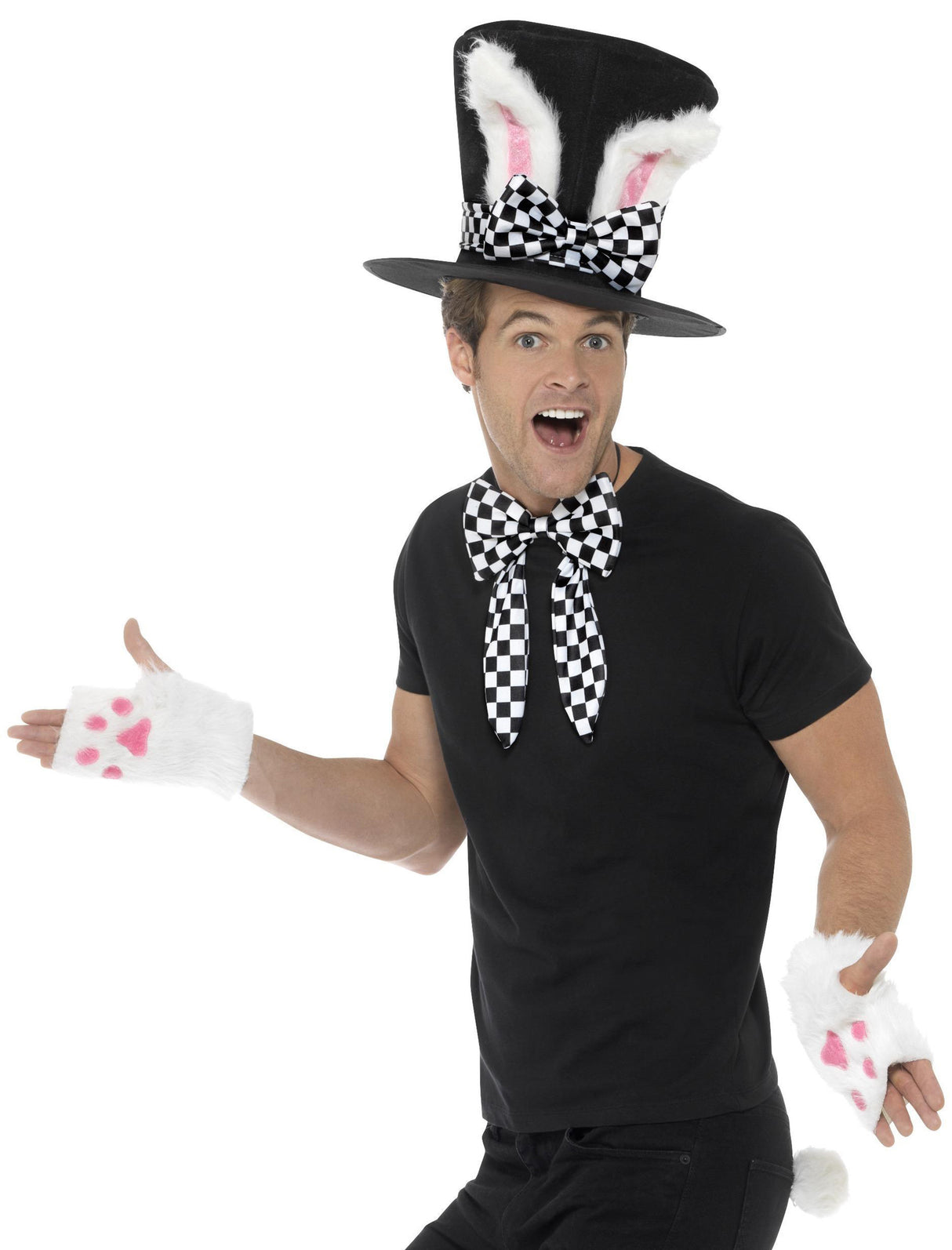 Liisa Ihmemaassa asustesetti