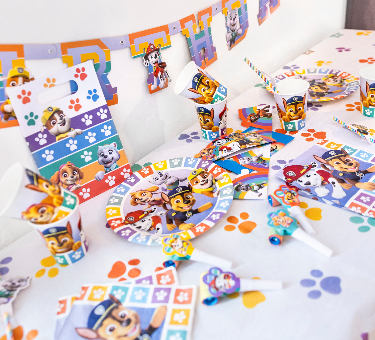 Ryhmä Hau pahvilautanen 23 cm 8 kpl/pkt