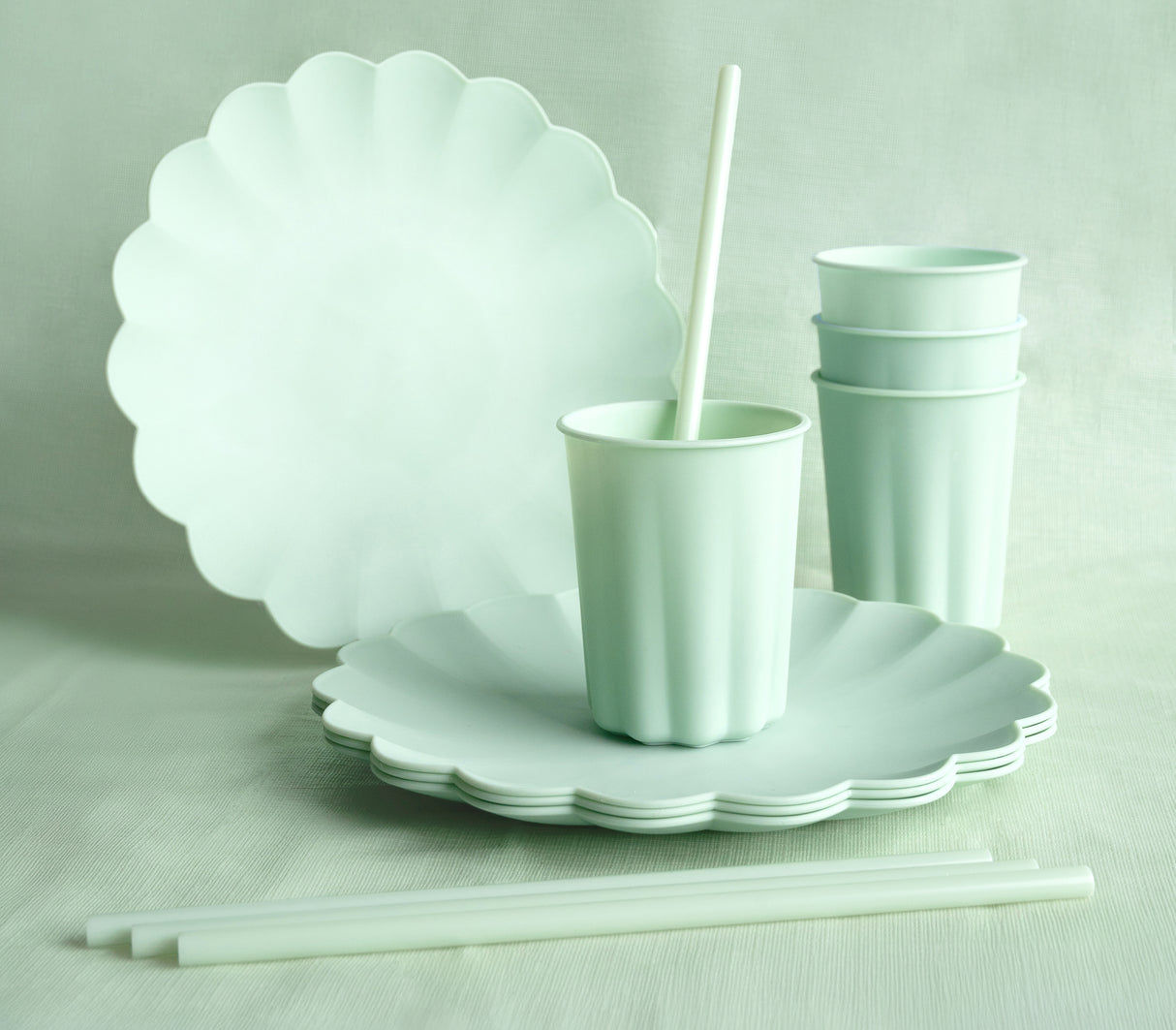 Muovipilli uudelleenkäytettävä puhdistusharjalla 23 cm vihreä 12 kpl/pkt