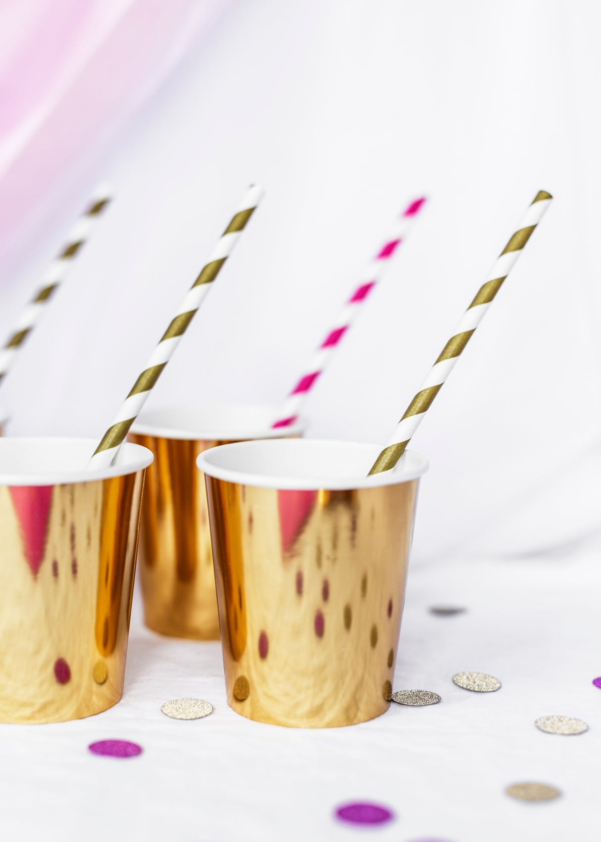 Pahvijuomapilli kullanväriset raidat 10 kpl/pkt