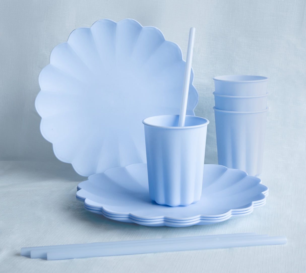 Muovilautanen v.sininen 22 x 22 cm uudelleenkäytettävä 4 kpl/pkt