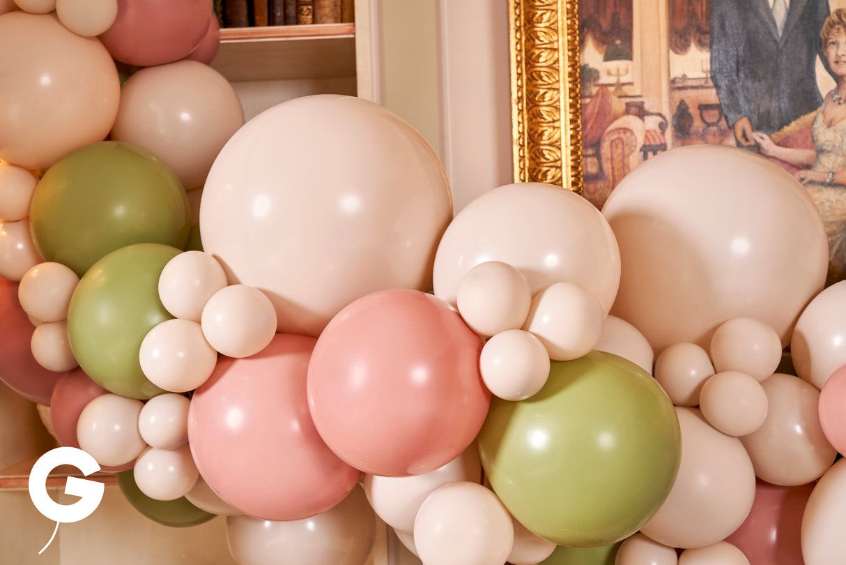 DIY Ilmapallokaari maanläheiset värit