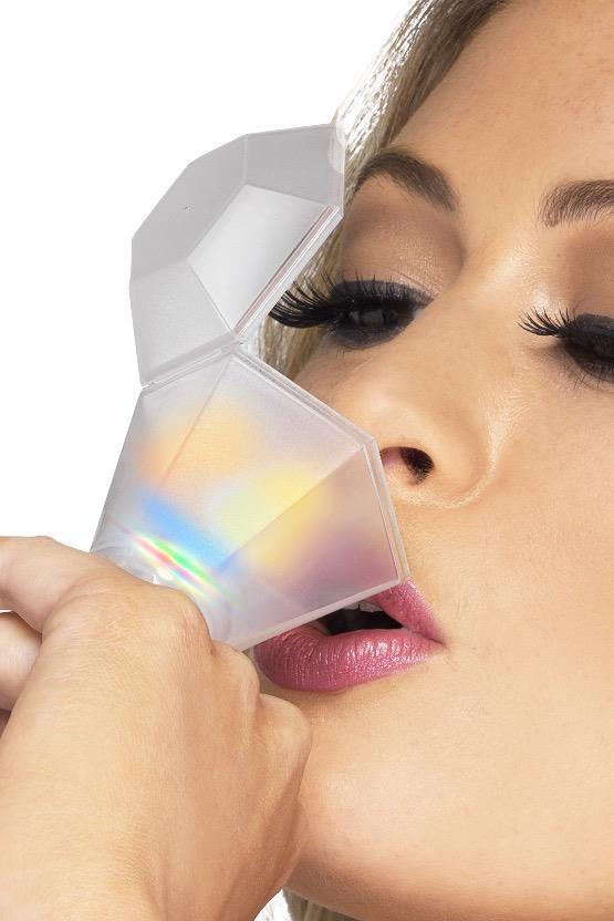 Shottilasi timanttisormus valolla