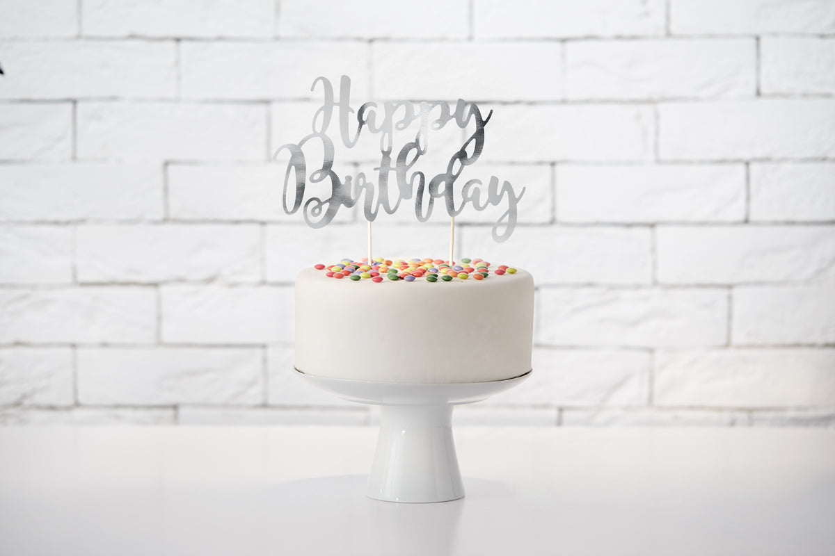 Kakunkoriste Happy Birthday hopeanvärinen