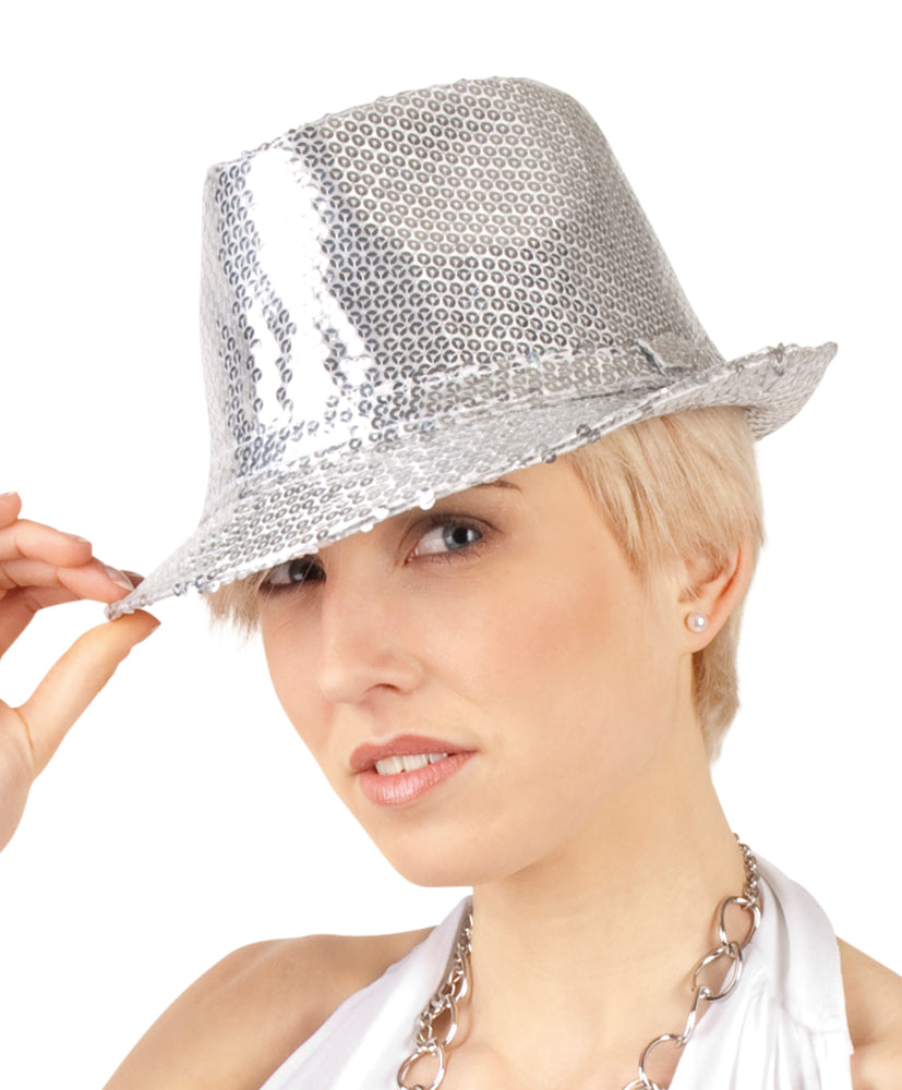 Popparin hattu, hopea