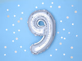 Numerofolio 9 hopeanvärinen ilmatäytteinen 35 cm